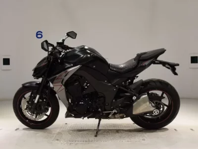 Kawasaki Z1000-5A лот № 0305 оценка 4  с аукциона в Японии 2