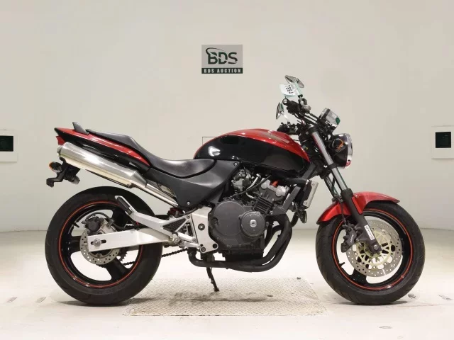 Honda HORNET250 лот № 7864 оценка 4  с аукциона в Японии