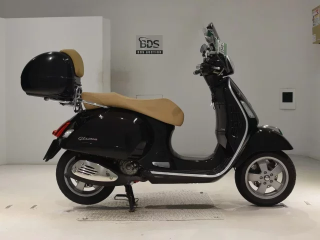 Vespa GTS250IE лот № 0546 оценка 5  с аукциона в Японии