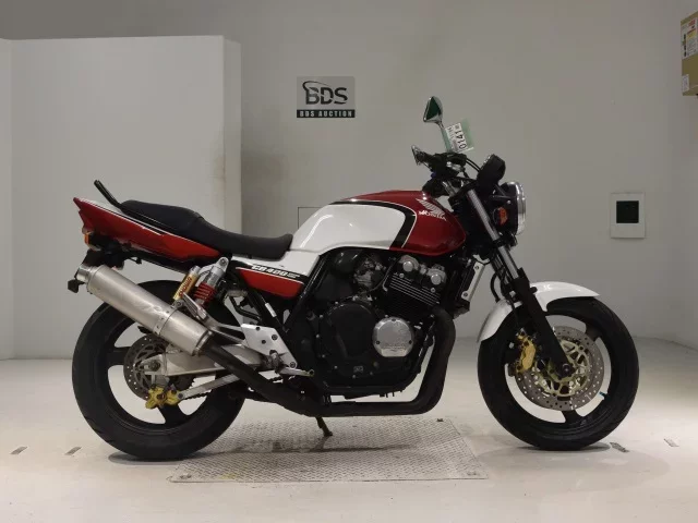 Honda CB400SFV-2 лот № 0141 оценка 4  с аукциона в Японии