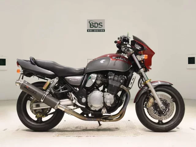 Suzuki INAZUMA 1200 лот № 7859 оценка 4  с аукциона в Японии