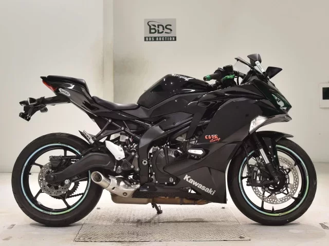 Kawasaki ZX-25R лот № 2646 оценка 5  с аукциона в Японии
