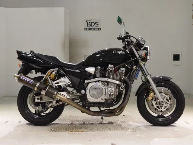 Yamaha XJR1300 лот № 5283 оценка 4  с аукциона в Японии