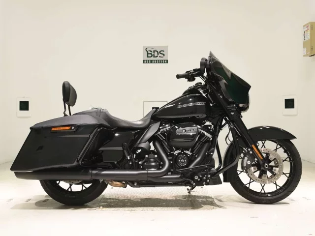 Harley-Davidson HARLEY FLHXS1870 лот № 2717 оценка 6  с аукциона в Японии
