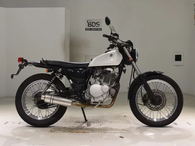 Suzuki GLASS TRACKER BIG BOY лот № 7943 оценка 4  с аукциона в Японии