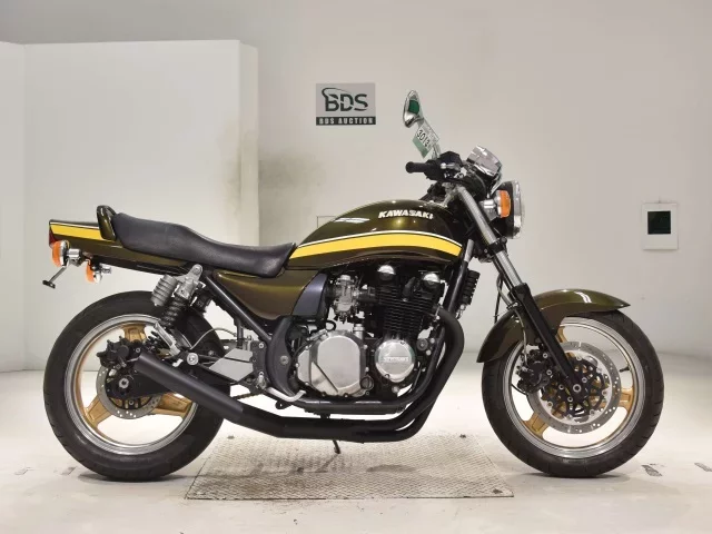 Kawasaki ZEPHYR750 лот № 3013 оценка 4  с аукциона в Японии