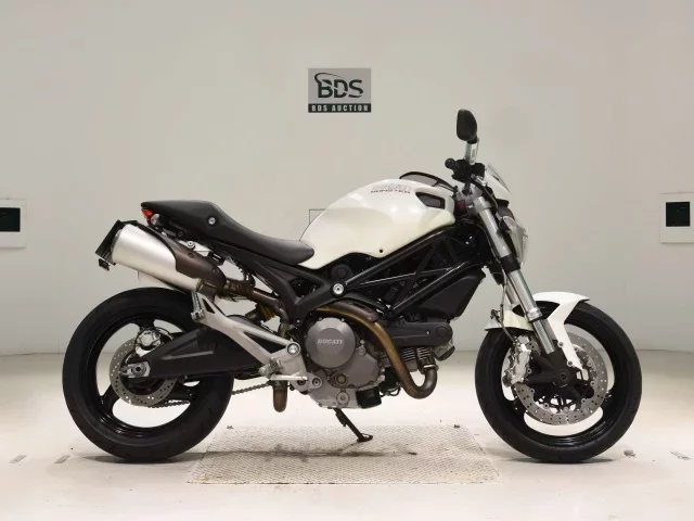 Ducati  MONSTER 696 лот № 7630 оценка 4  с аукциона в Японии