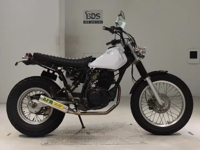 Yamaha TW200-2 лот № 7945 оценка 4  с аукциона в Японии