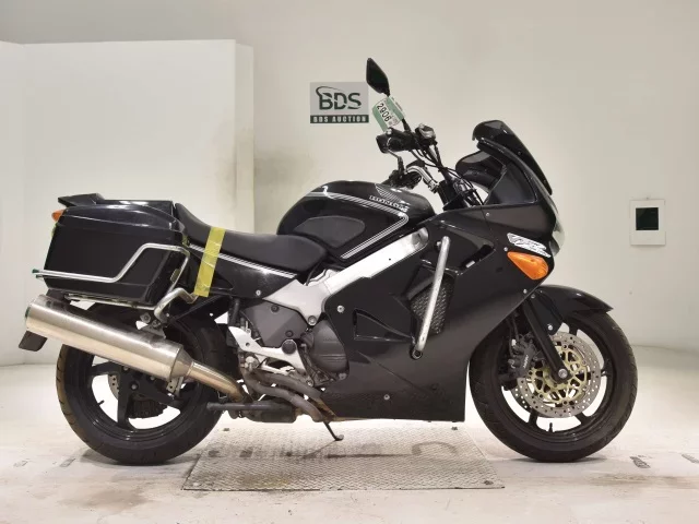 Honda VFR800 лот № 2906 оценка 4  с аукциона в Японии