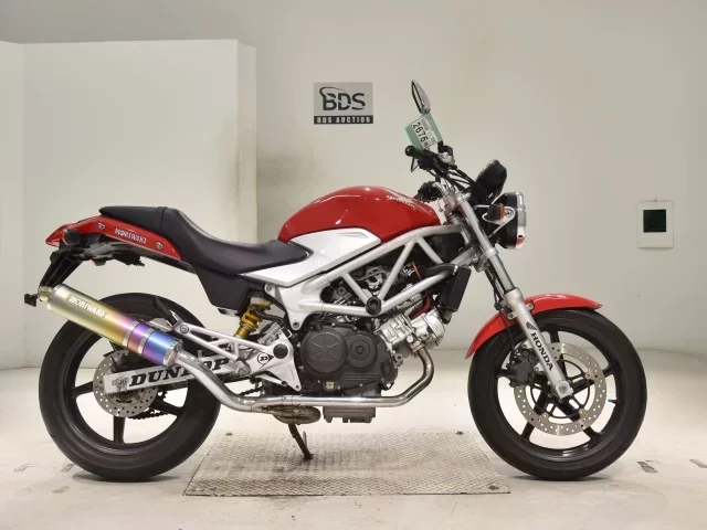 Honda VTR250 лот № 2676 оценка 4  с аукциона в Японии