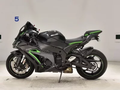 Kawasaki ZX-10RSE лот № 0342 оценка 5  с аукциона в Японии 2