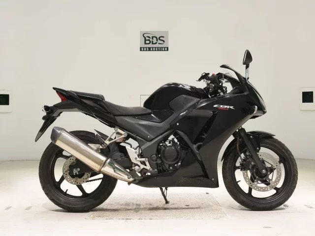 Honda CBR250R лот № 7947 оценка 4  с аукциона в Японии