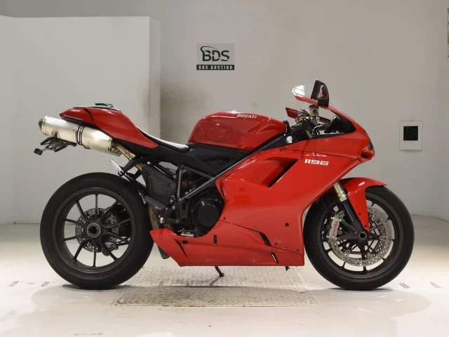 Ducati  1198 лот № 5454 оценка 4  с аукциона в Японии