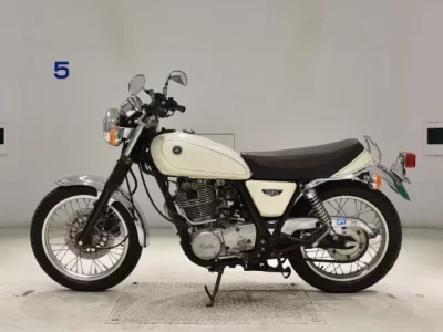 Yamaha SR400-4  с аукциона в Японии