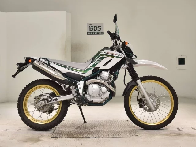 Yamaha SEROW 250-3 лот № 7994 оценка 5  с аукциона в Японии