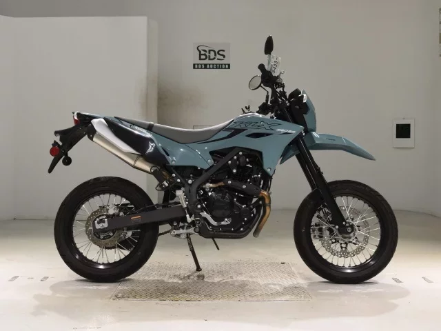 Kawasaki KLX230SM лот № 5423 оценка 7  с аукциона в Японии