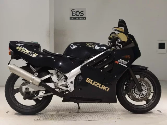 Suzuki GSX-R250 лот № 7910 оценка 4  с аукциона в Японии