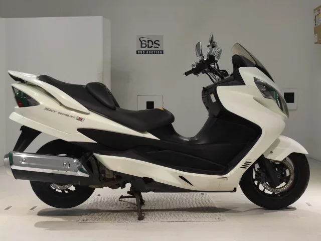 Suzuki SKYWAVE 250S-3 лот № 0123 оценка 4  с аукциона в Японии