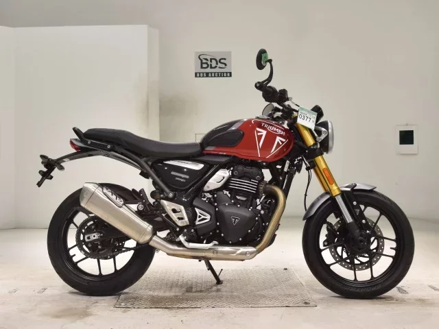 Triumph  SPEED 400 лот № 0377 оценка 6  с аукциона в Японии