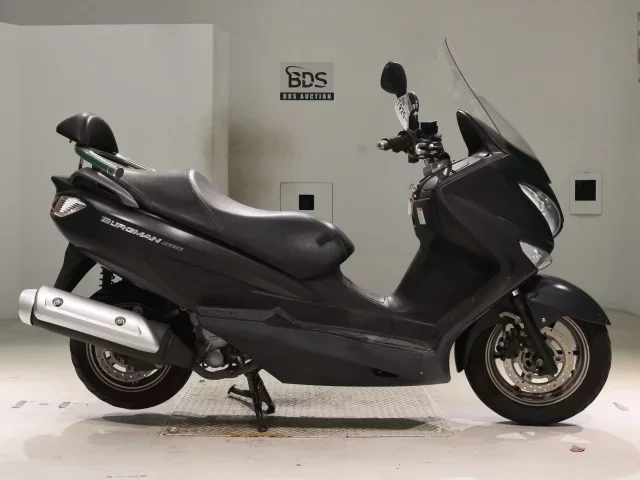 Suzuki BURGMAN200 лот № 7920 оценка 4  с аукциона в Японии