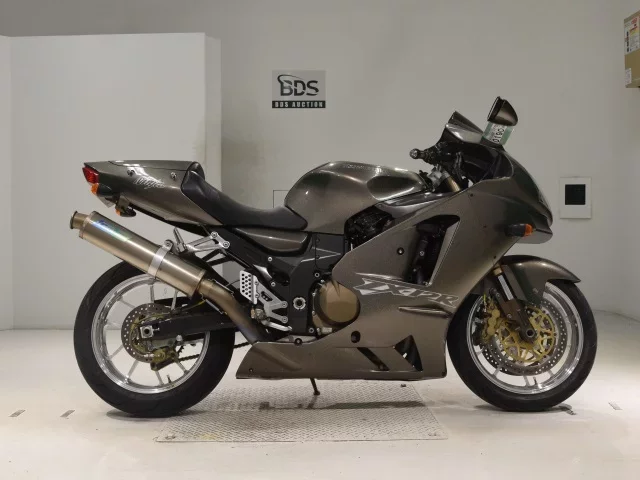Kawasaki ZX-12R лот № 0190 оценка 4  с аукциона в Японии