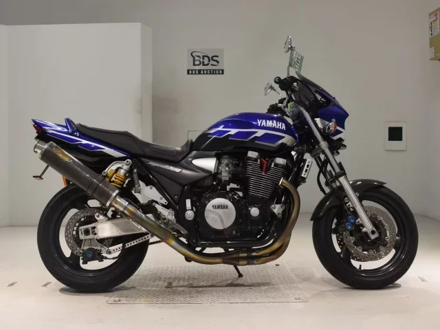 Yamaha XJR1300 лот № 5396 оценка 4  с аукциона в Японии