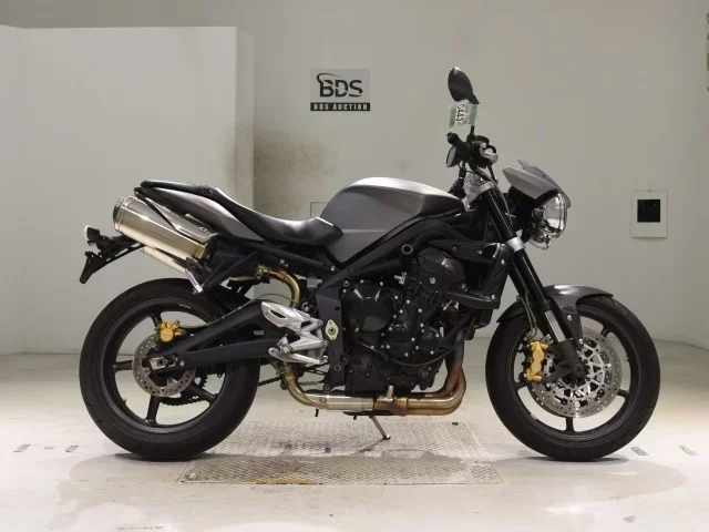 Triumph  STREET TRIPLE R лот № 0443 оценка 4  с аукциона в Японии