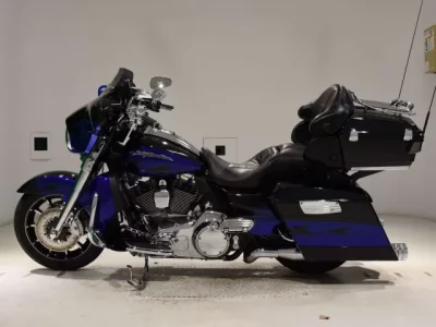 Harley-Davidson HARLEY FLHTCUSE1800CVO  с аукциона в Японии
