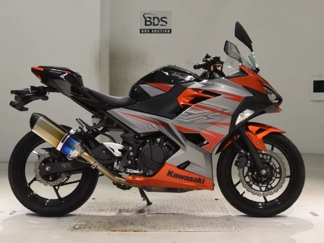 Kawasaki NINJA400-2 лот № 5224 оценка 4  с аукциона в Японии