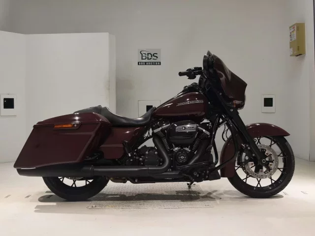 Harley-Davidson HARLEY FLHXS1870 лот № 2611 оценка 5  с аукциона в Японии