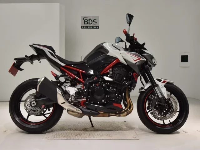 Kawasaki Z900-2 лот № 7720 оценка 7  с аукциона в Японии