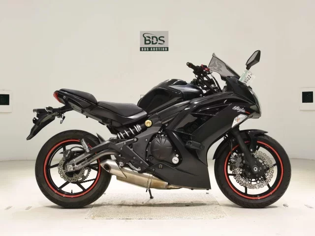 Kawasaki NINJA650 лот № 8022 оценка 4  с аукциона в Японии