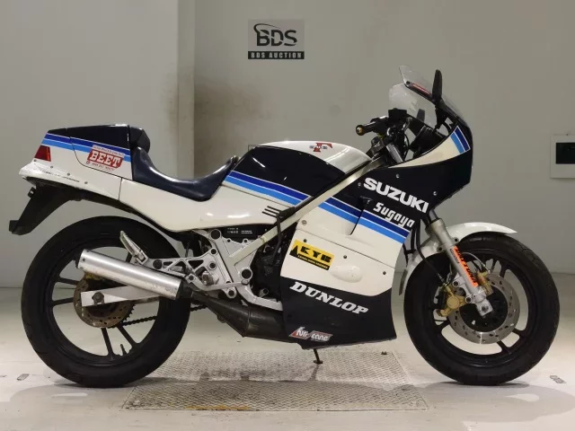 Suzuki RG250 лот № 5286 оценка 4  с аукциона в Японии