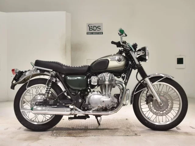 Kawasaki W800 лот № 0240 оценка 4  с аукциона в Японии