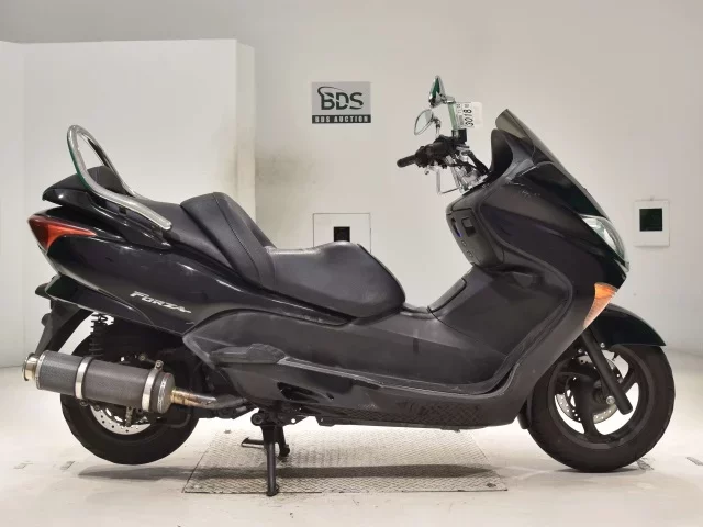 Honda FORZA X лот № 3018 оценка 4  с аукциона в Японии