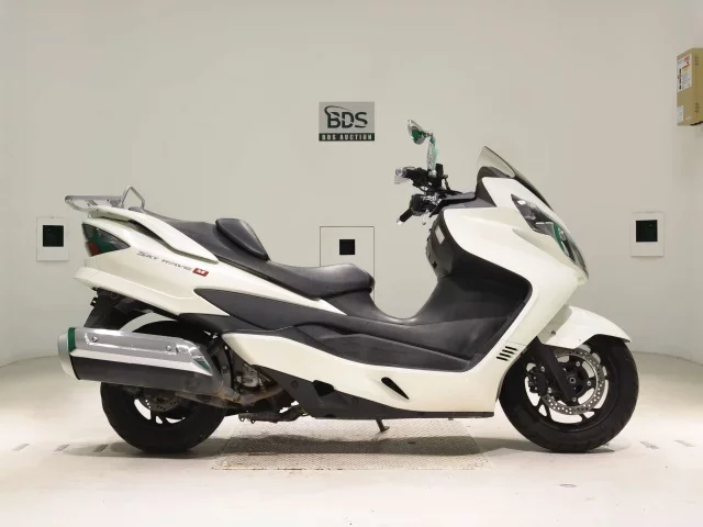 Suzuki SKYWAVE 250M лот № 7939 оценка 4  с аукциона в Японии