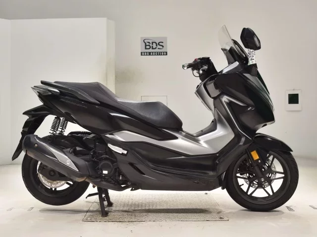 Honda FORZA -4 лот № 3024 оценка 4  с аукциона в Японии
