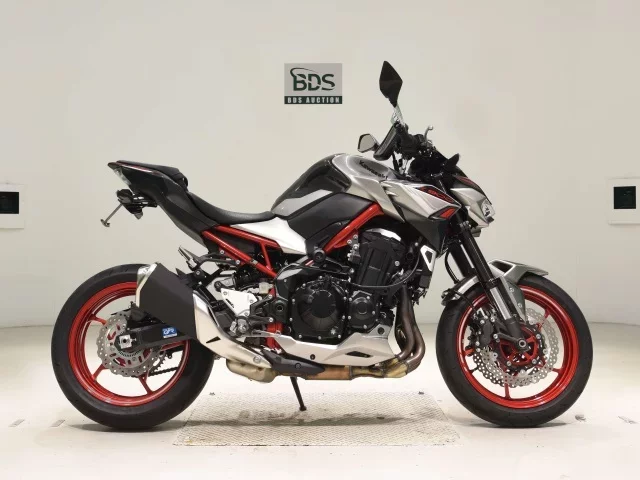 Kawasaki Z900-2 лот № 7772 оценка 6  с аукциона в Японии