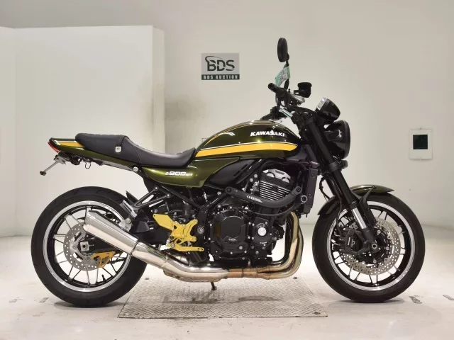 Kawasaki Z900RS лот № 2797 оценка 6  с аукциона в Японии
