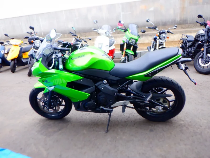 Kawasaki Ninja 400R лот № 00129 оценка 4  с аукциона в Японии