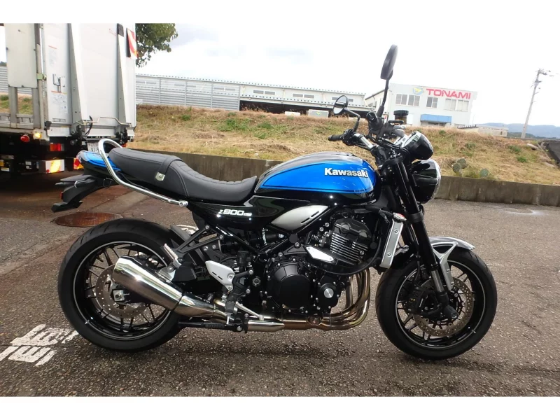 Kawasaki Z900RS лот № 04287 оценка 5  с аукциона в Японии