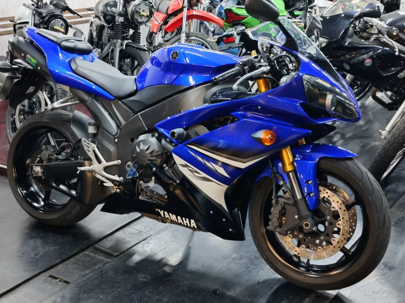Yamaha YZF-R1 лот № 00290 оценка 4  с аукциона в Японии