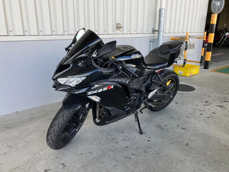 Kawasaki NINJA ZX-25R лот № 02249 оценка 4  с аукциона в Японии