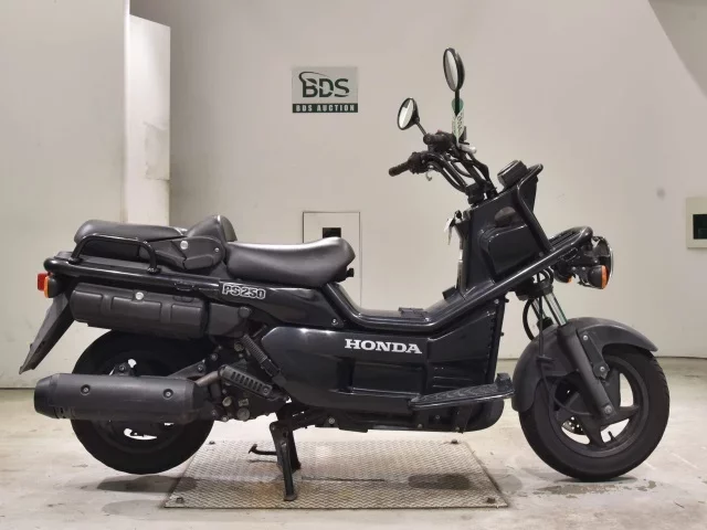 Honda PS250 лот № 2694 оценка 4  с аукциона в Японии