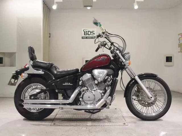 Honda STEED600 лот № 5095 оценка 4  с аукциона в Японии