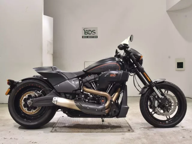 Harley-Davidson HARLEY FXDRS1870 лот № 2686 оценка 5  с аукциона в Японии