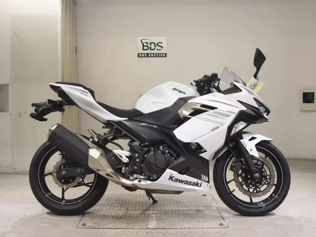Kawasaki NINJA400-2 лот № 5080 оценка 4  с аукциона в Японии