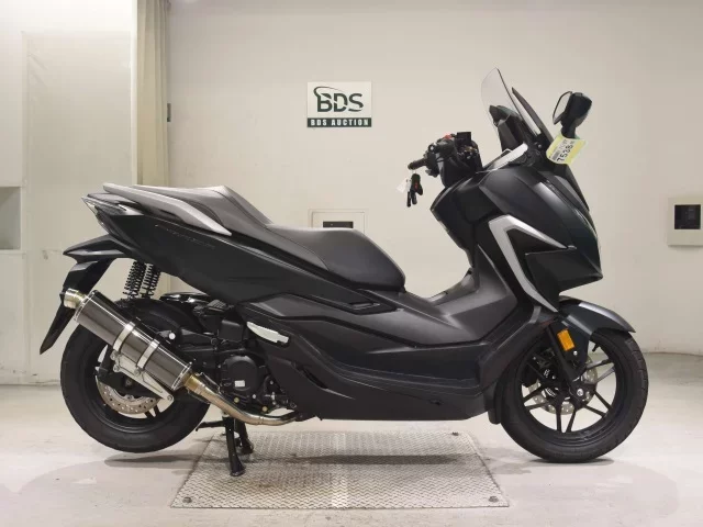 Honda FORZA -5 лот № 7538 оценка 5  с аукциона в Японии