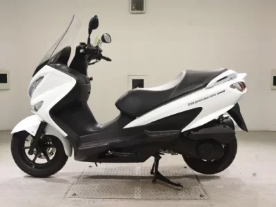 Suzuki BURGMAN 200A  с аукциона в Японии