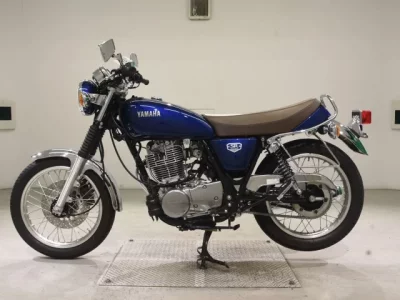 Yamaha SR400-5 лот № 7517 оценка 6  с аукциона в Японии 2